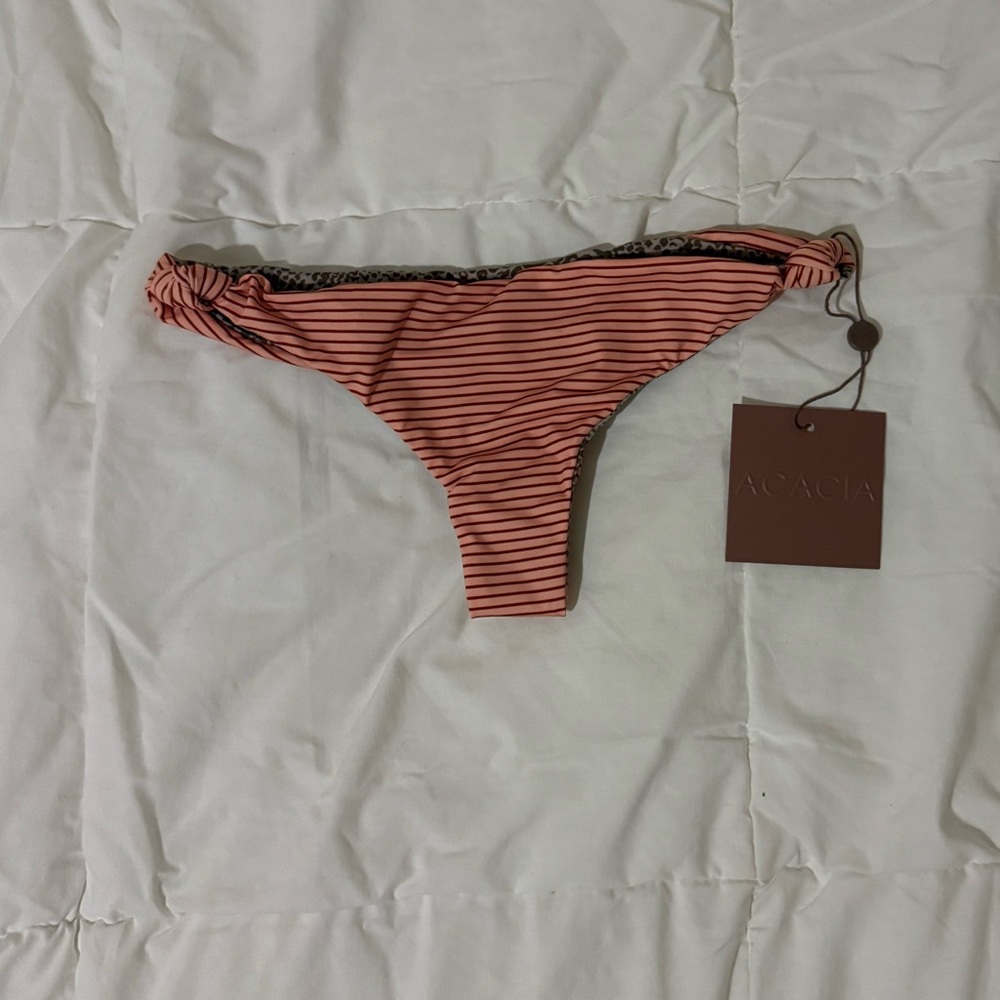 Acacia • Lima bottom in apricot stripe